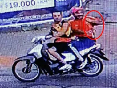 DETUVIERON A UN MOTOCHORRO Y BUSCAN A OTROS DOS CAPTADOS POR CÁMARAS